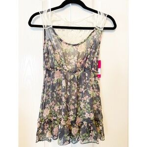 Woman’s top size s Sasha floral